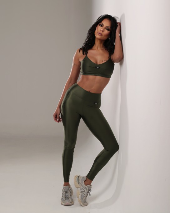Legging Fitness Feminina Com Recortes Verde Militar